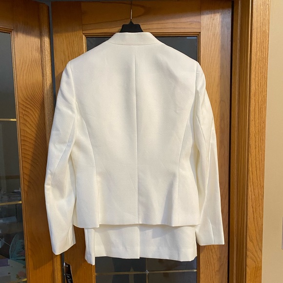 White Le Suit 3 Button Skirt Suit - Picture 2 of 4